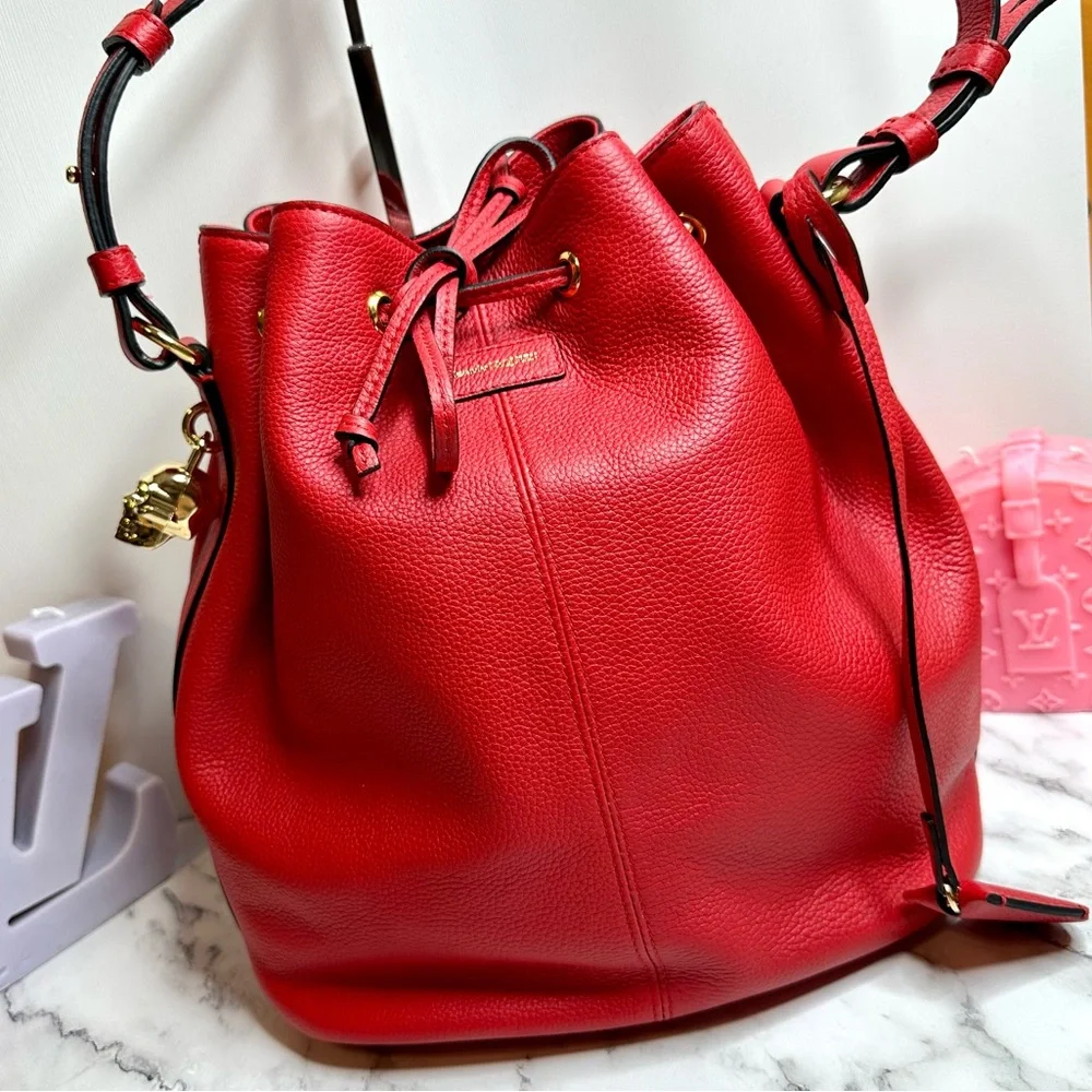 NEW! Alexander McQueen Secchiello Red Leather Skull Padlock Bucket Bag - Picture 7 of 17